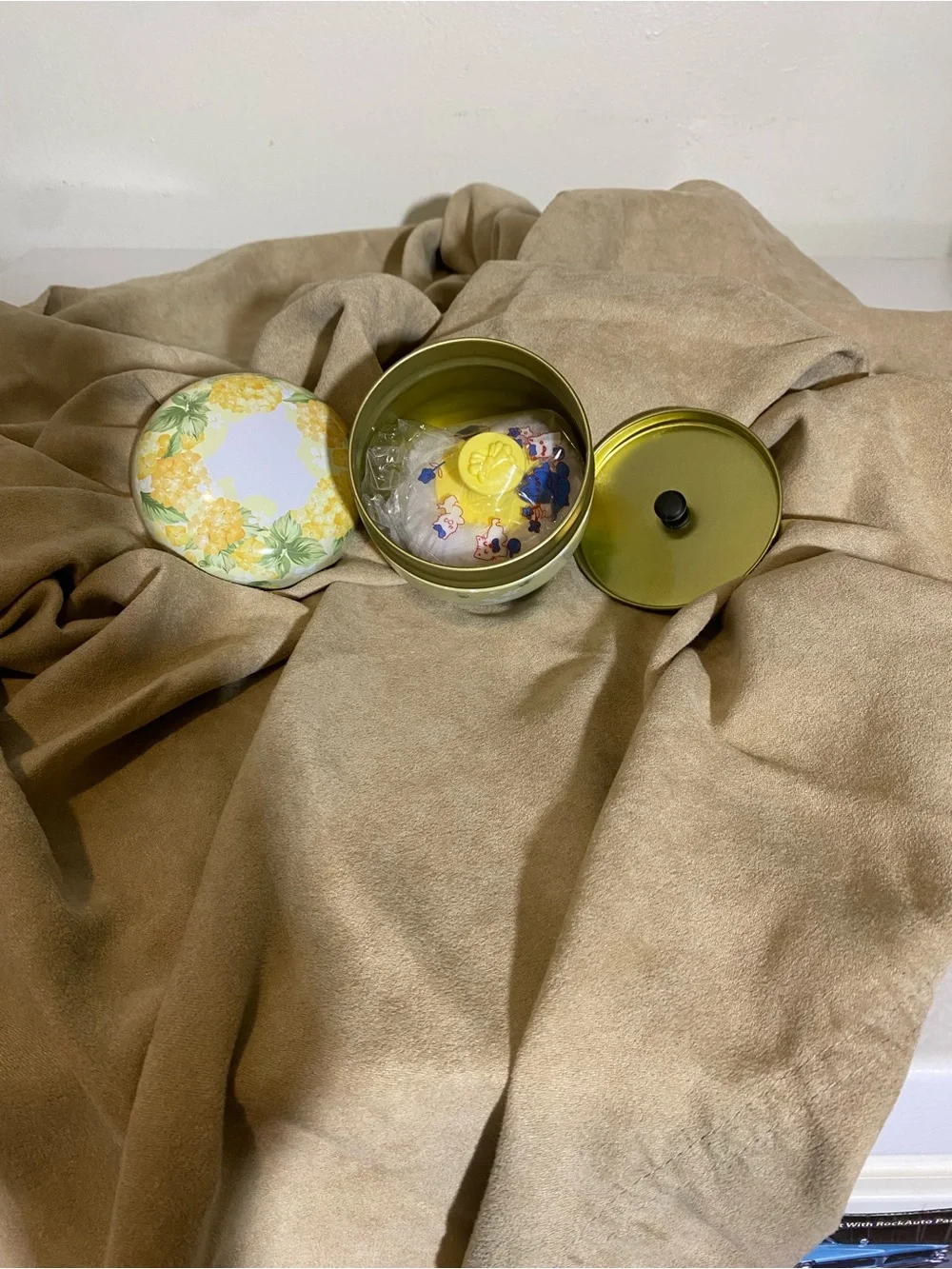 Dusting Powder Tin W/Powder Puff Face Body or Baby